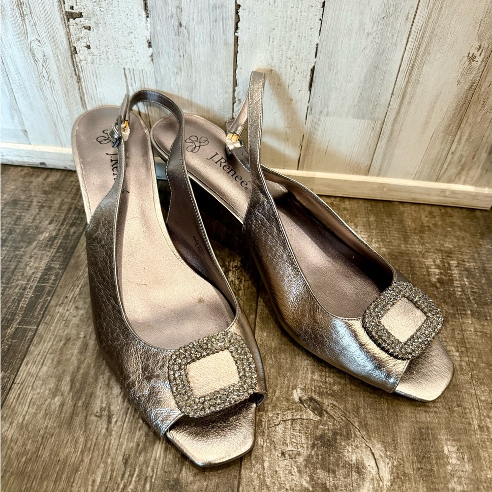J.Renee Silver Heels with Elegant Design